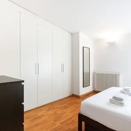 Bellissimo Su Due Piani A Pochi Passi Dal Monumentale Apartment Milan