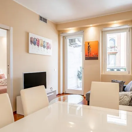 Smart And Flat In Porta Venezia By Easylife Apartment Milan