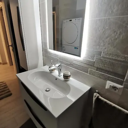 Shining House In Apartment *