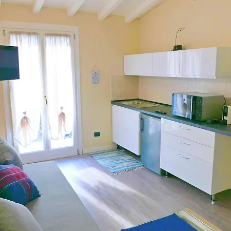 One Bedroom With View Balcony And Wifi At Milán