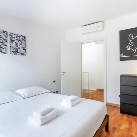 Apartment Bellissimo Su Due Piani A Pochi Passi Dal Monumentale Milan