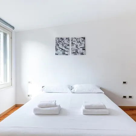 Bellissimo Su Due Piani A Pochi Passi Dal Monumentale Apartment
