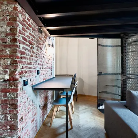 Isola Stylish Loft In