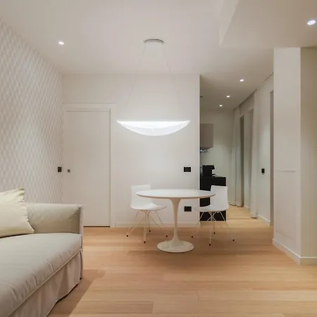 Sant'ambrogio Apartments, Reception H24 아파트