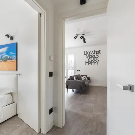 Modern Apt With Terrace And Parking! *