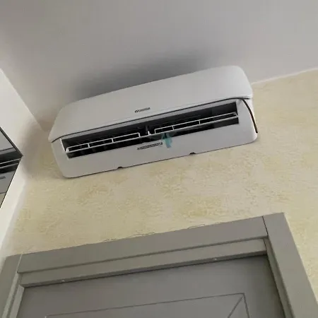 Impeccable 3 Bedroom House Up To 6 People 10 Minutes Away From Duomo Milan