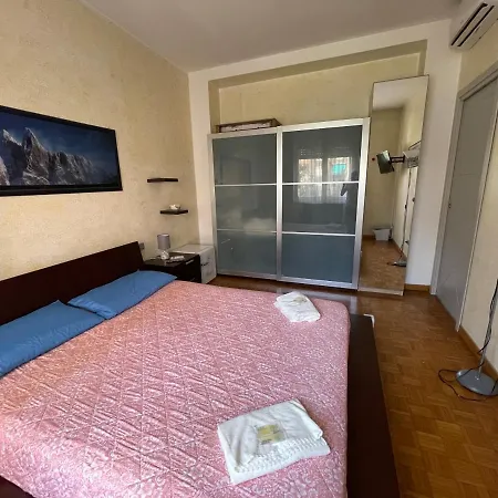 Impeccable 3 Bedroom House Up To 6 People 10 Minutes Away From Duomo Milan