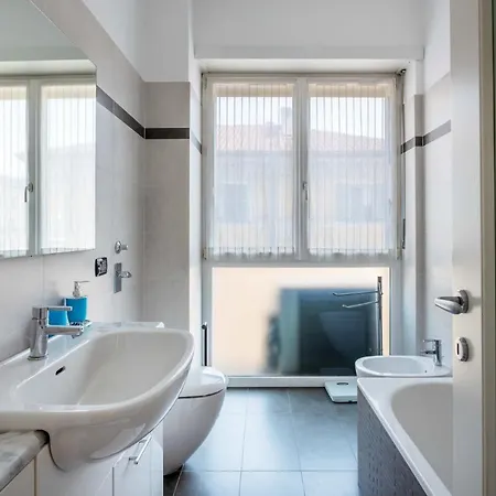 Amazing House In Porta Venezia By Easylife Apartment