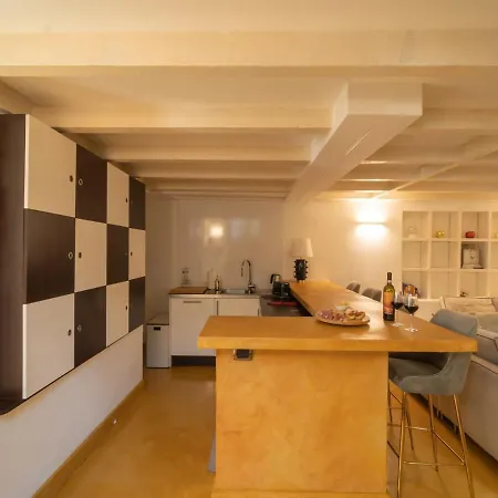 Апартаменты The Rent - Loft Close To Lodi Metro Station Милан