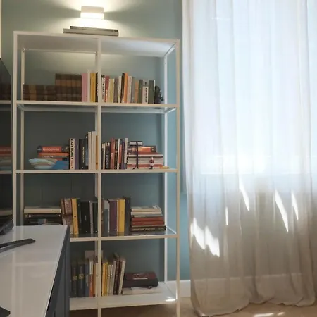 Oreaspiti - Not Only A In Magenta Quarter * 밀라노