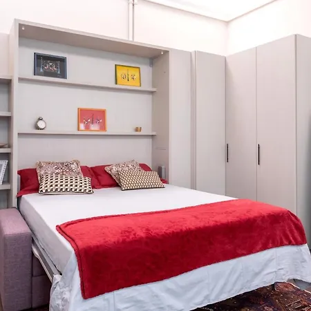 Household Settembrini بيت ضيافة ميلان