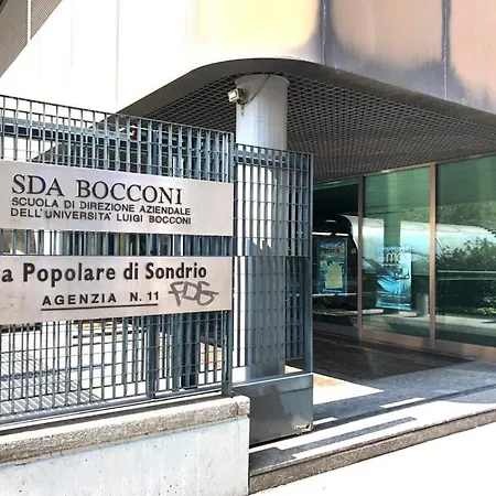 Bocconi-navigli 10 Милан
