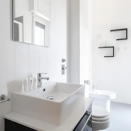 Italianway Easy - Amedeo D'aosta 9 * Milan