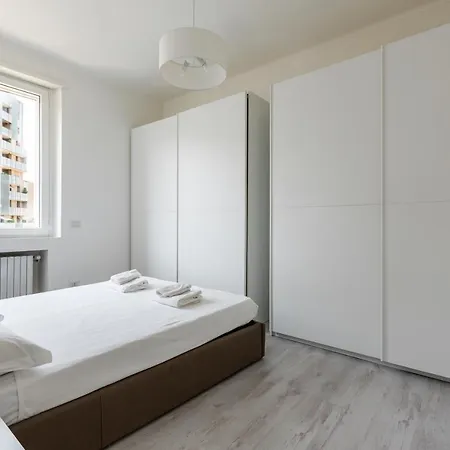 Apartman Guesthost - Garibaldi & Gae Aulenti Modern With Private Parking! *