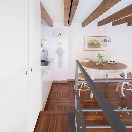 Romantic Loft Porta Venezia 아파트 *