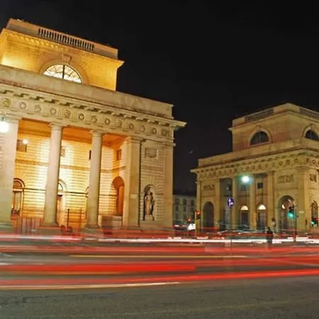 Romantic Loft Porta Venezia Daire Milano