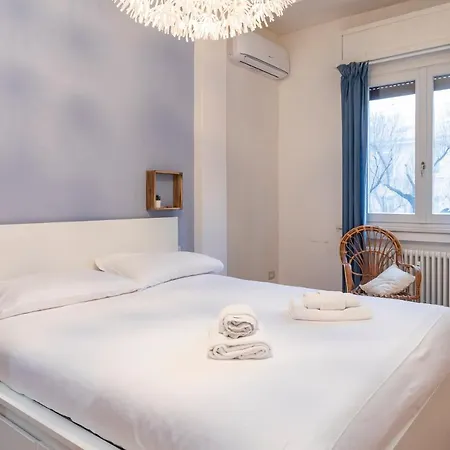 Apartment Renovated Flat Close To City Center Lomellina 34 *