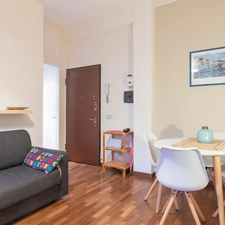 Apartment Renovated Flat Close To City Center Lomellina 34 *