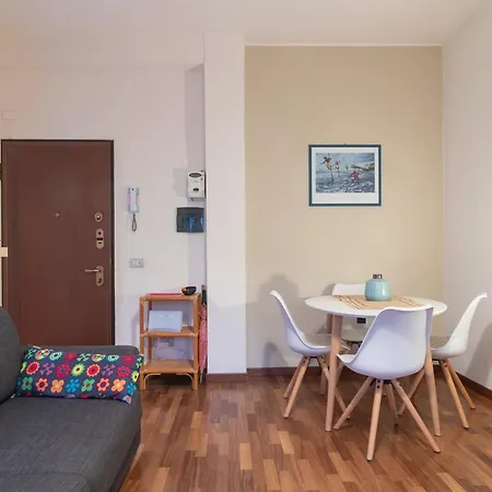 Renovated Flat Close To City Center Lomellina 34 *