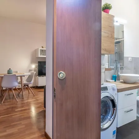 Apartment Renovated Flat Close To City Center Lomellina 34