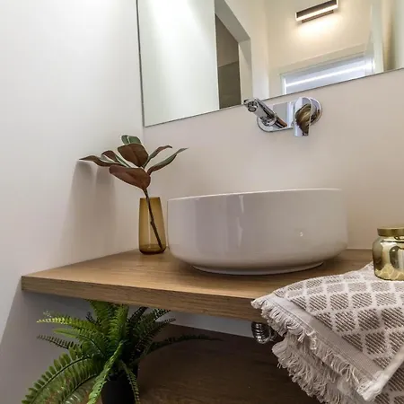 Hostmate - - Disciplini - Duomo *