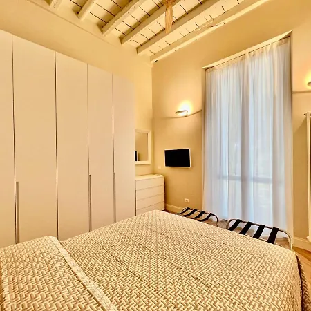 Apartment Arco Della Pace, Milan