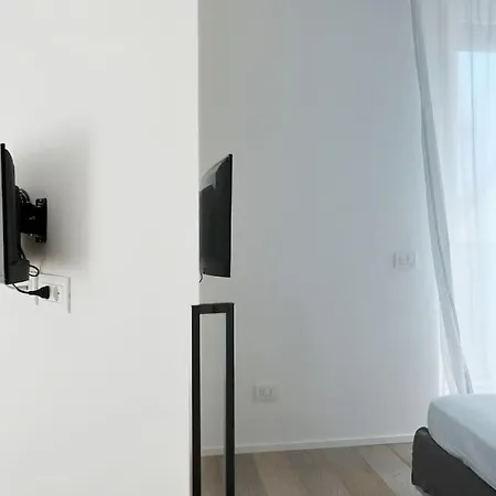 شقة Orea Spiti- Modern Mantegna Arco Della Pace District *