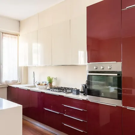 Apartament Rosselli 13 *