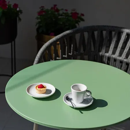 Отель Boutique Martini 17