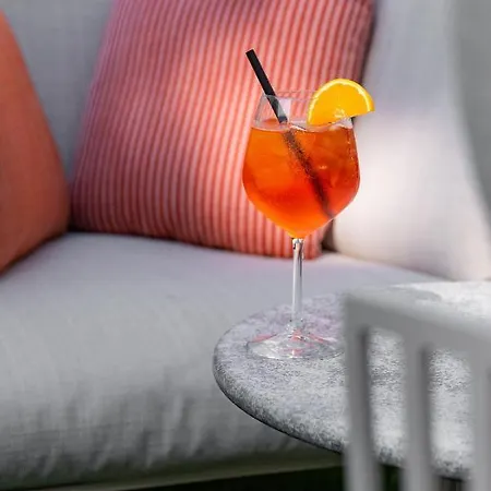 Boutique Martini 17 Отель