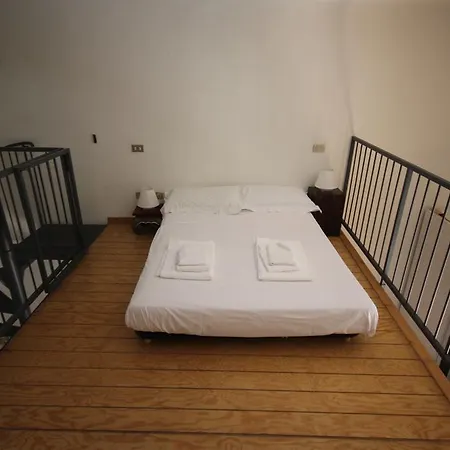 Piazza Castello Apartment