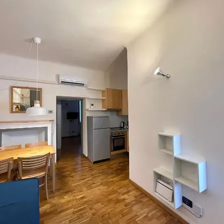 Easy - Rooms&apartments Navigli 4*