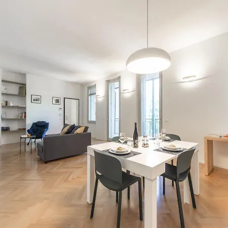 Lejlighed The Best Rent - Spacious Three-bedroom With Terrace