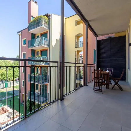 The Best Rent - Spacious Three-bedroom With Terrace *