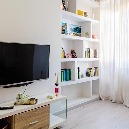 Apartment Bnbutler - Vignoli, 30 - Bilocale Comodo E Tranquillo *