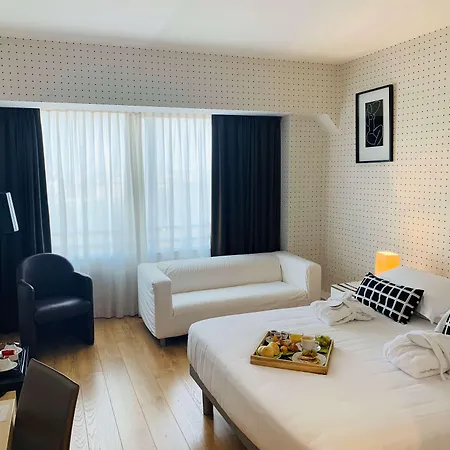 Blaise & Francis Отель 4*