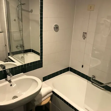 Отель Blaise & Francis 4*