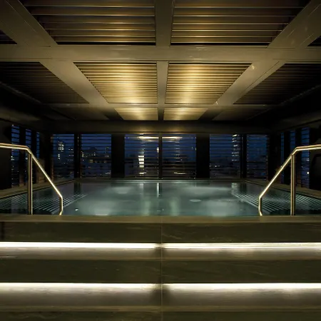 Armani Szálloda 5*