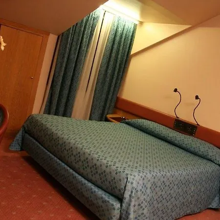 Hotel Albert Hotel 3*