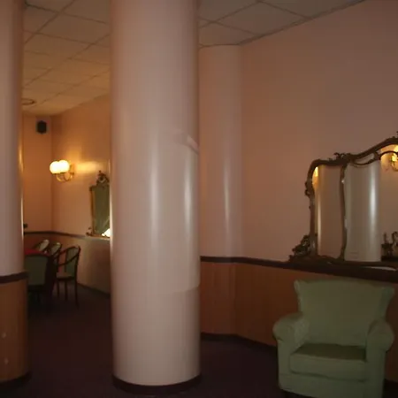 Albert Hotel 3*