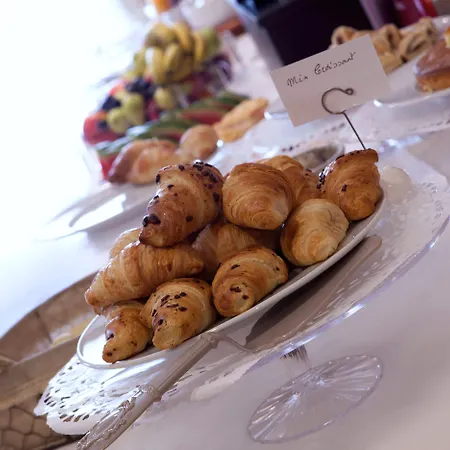 曼尼尼酒店 酒店