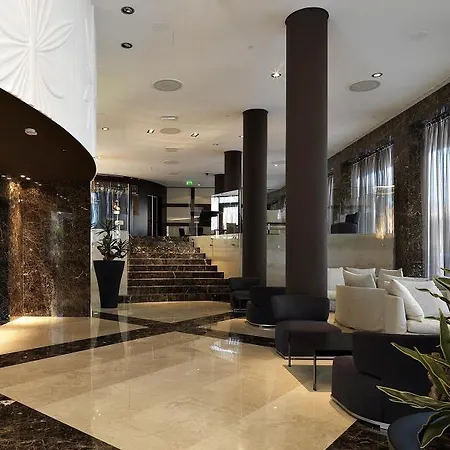 Crowne Plaza By Ihg Hotel