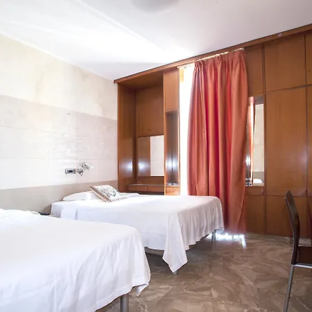 Hotel Canova 3*