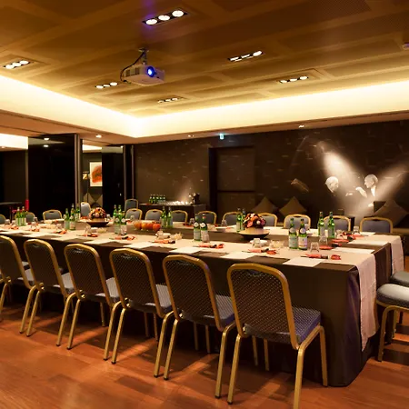 Scala 4* Μιλάνο