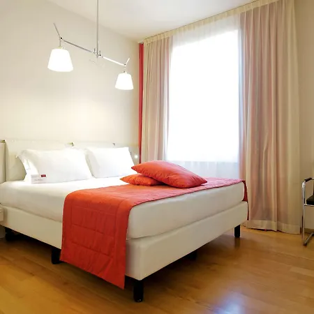 Hotel Mercure Solari Milan