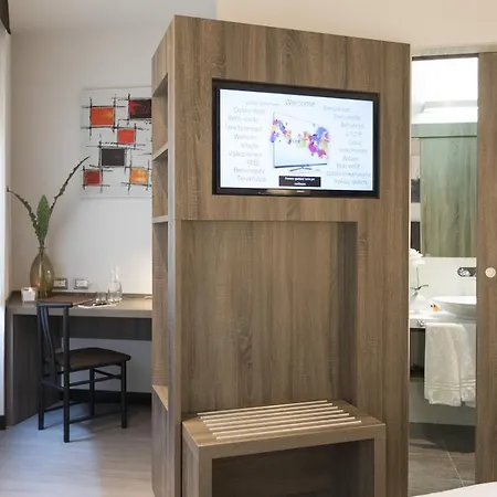 Mentana, By R Collection Hotel 4*