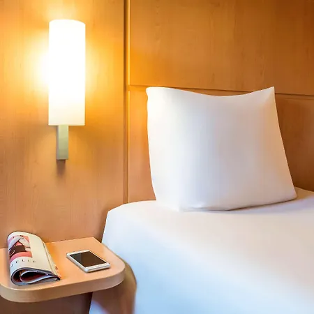 Ibis Ca' Granda Hotel 3*