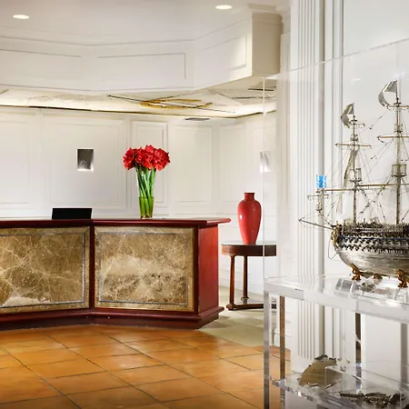 Pierre Hotel 5*