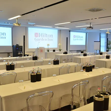Hilton Garden North Отель