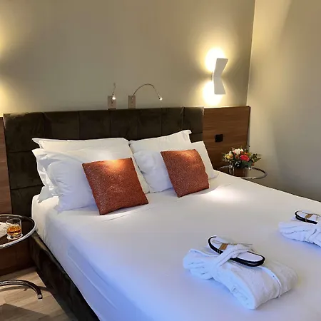 Western Hotel 4*
